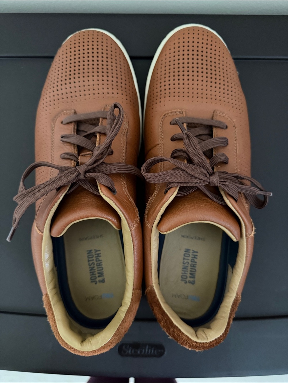 Johnston & Murphy Men’s Tan Perforated Leather Sneaker